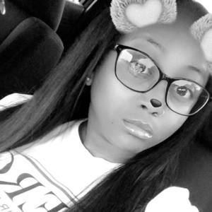 Meet your Posher, Cortney